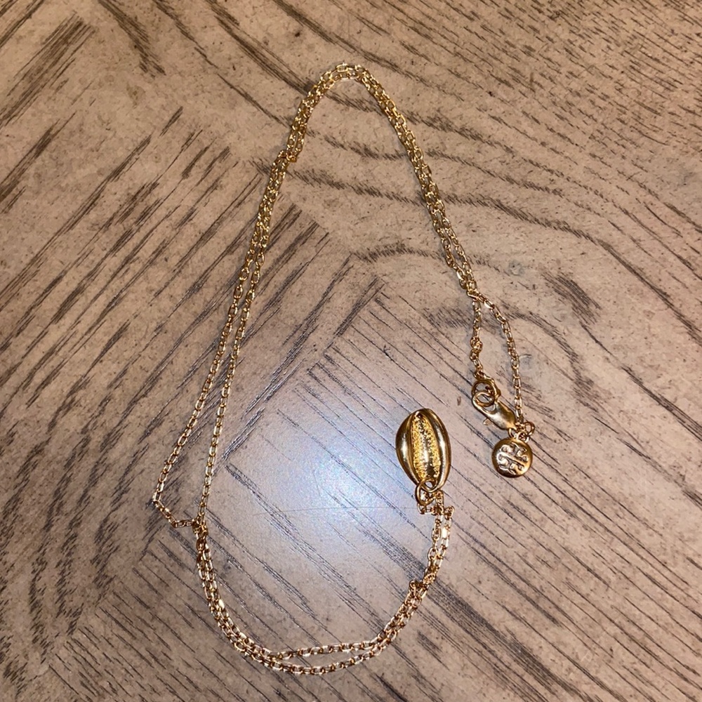 Gold king Tory Burch shell necklace